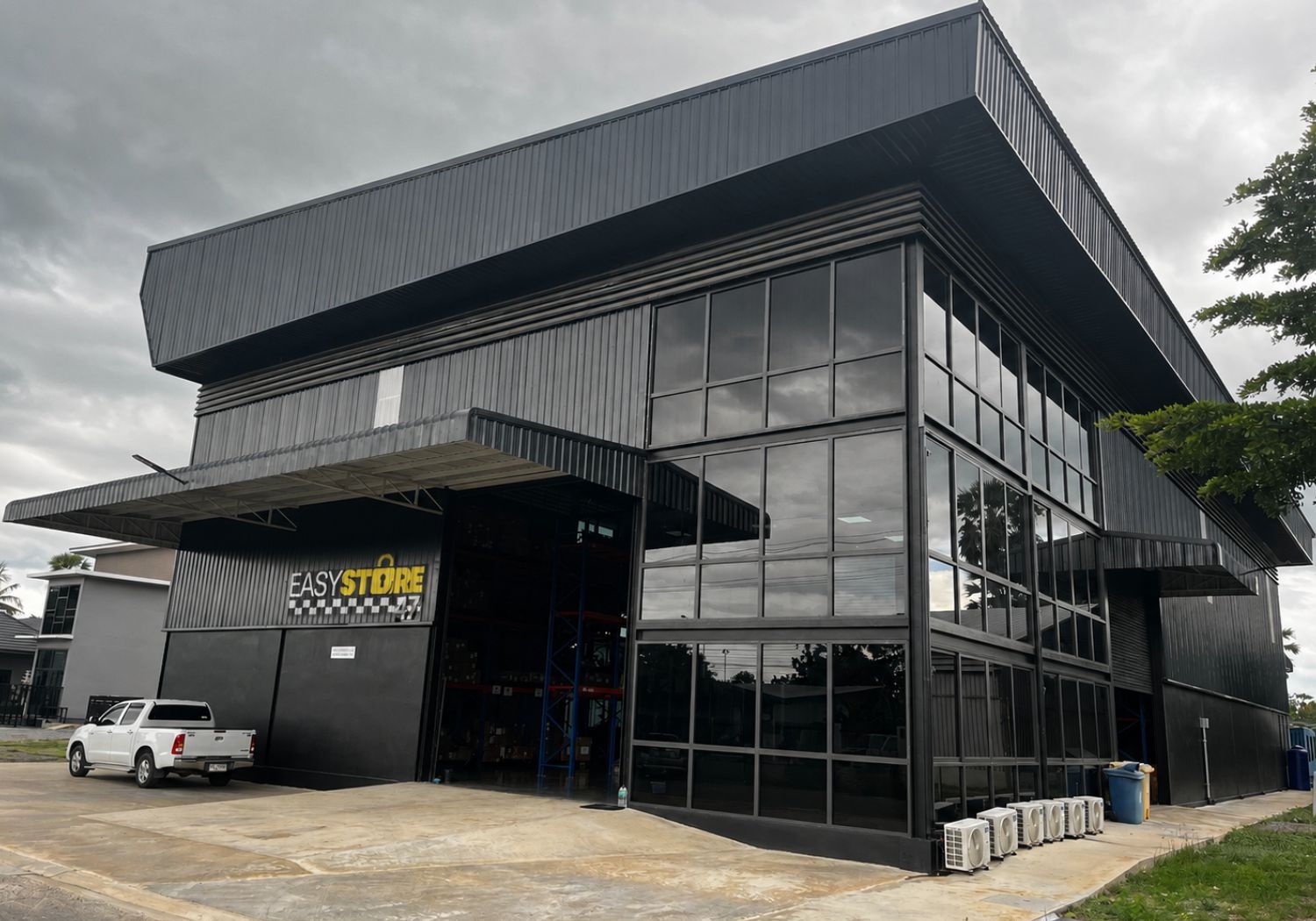 EasyStore secure storage facility in Phetchaburi, 80km from Hua Hin